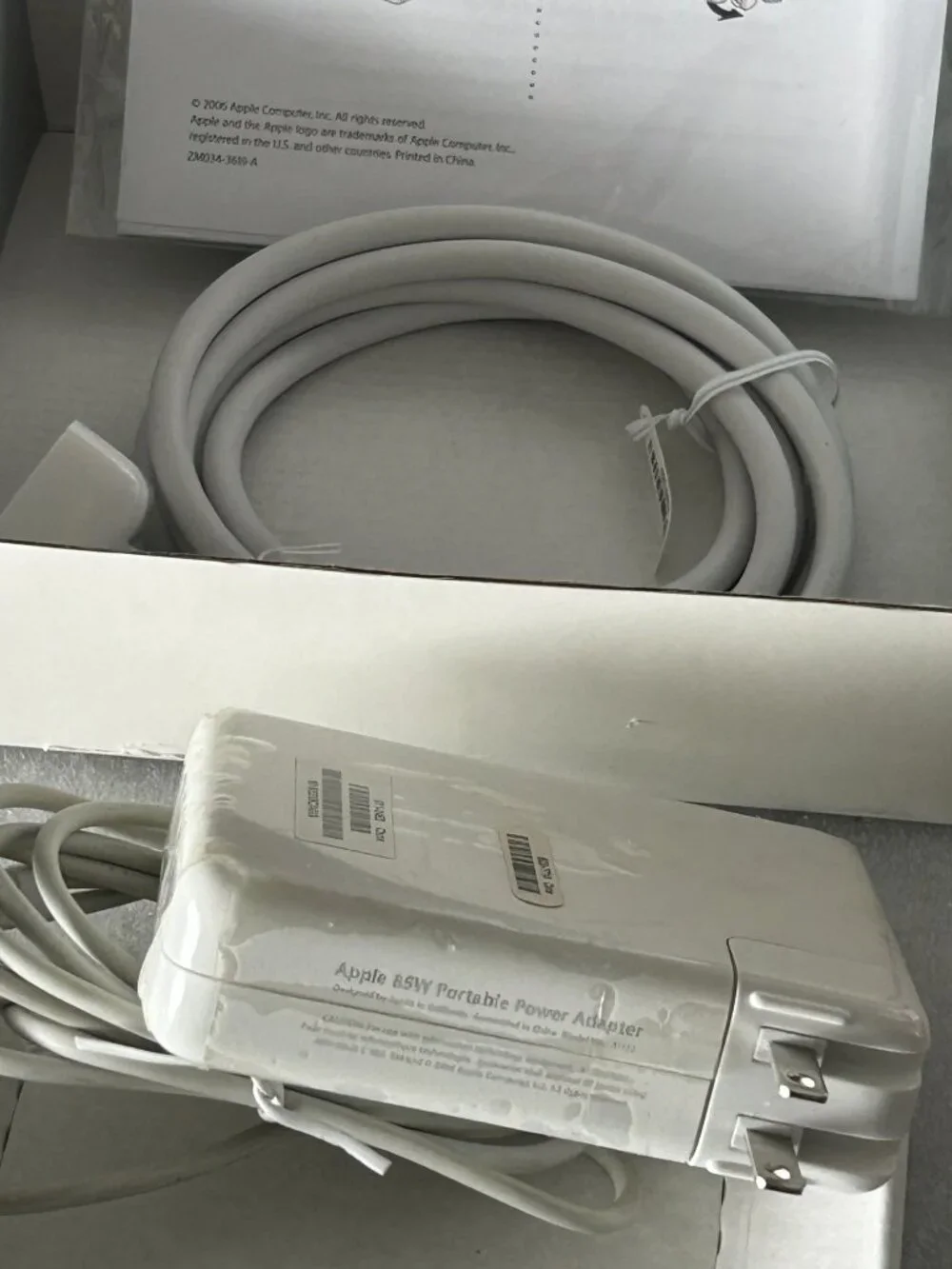 Genuine APPLE MA357LL-A 85W MagSafe Power Adapter Open-Box NEW